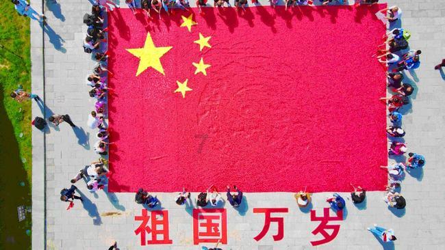 我国各民族风景名胜，生活习惯，节日庆祝都有哪些